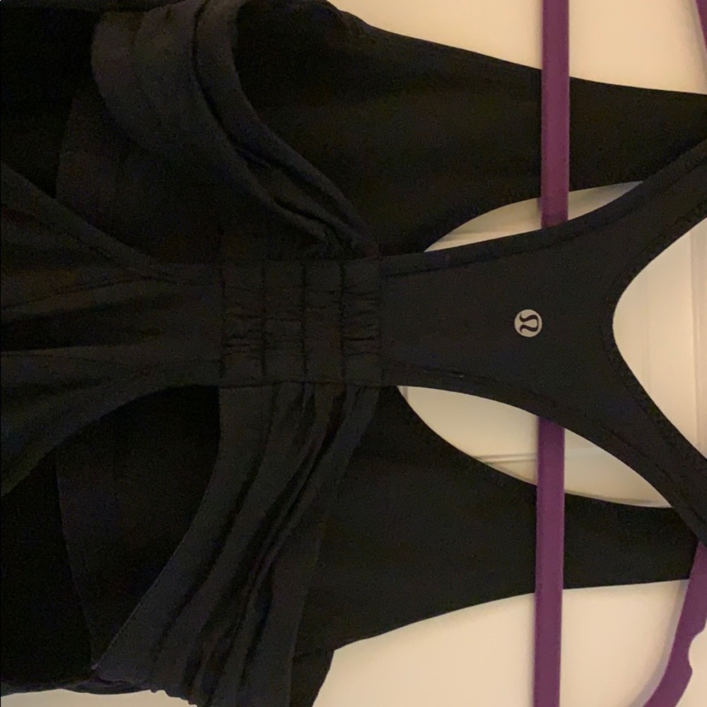Lululemon workout top